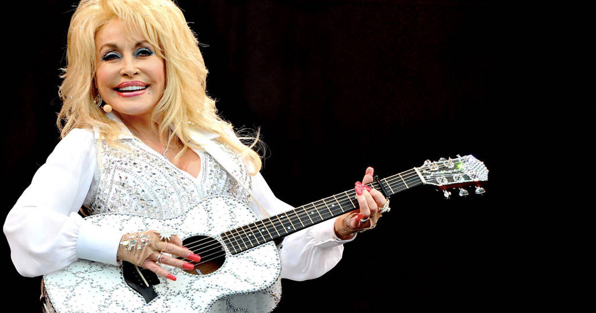 11 Times Famous Celebrities Responded to Online Attacks with Humor _ dolly parton _ everything inspirational