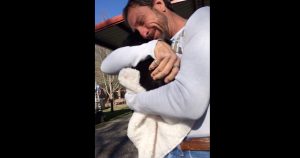 Dad Gets Surprise Puppy In His Mailbox And He Can't Stop Crying _ everything inspirational