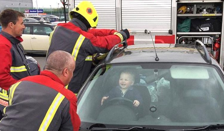 everything inspirational - toddler locks himself in car and laughs -1
