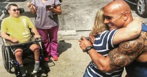 9 Kindly Celebrities Who Know How To Treat Their Fans _ dwayne johnson _ the rock _ everything inspirational
