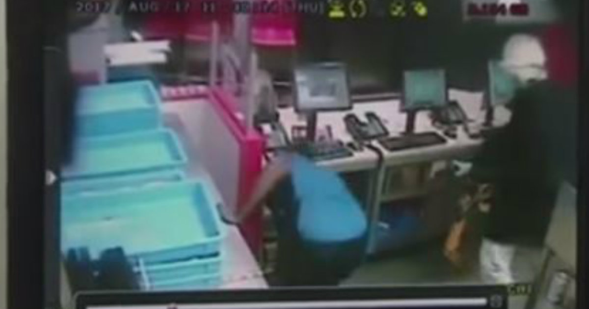 Dominos Pizza Employees Bravely Fight Off An Armed Robber_ everything inspirational