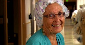 91-Year-Old Nurse Serves in Hospital for More Than 70 Years_ everything inspirational