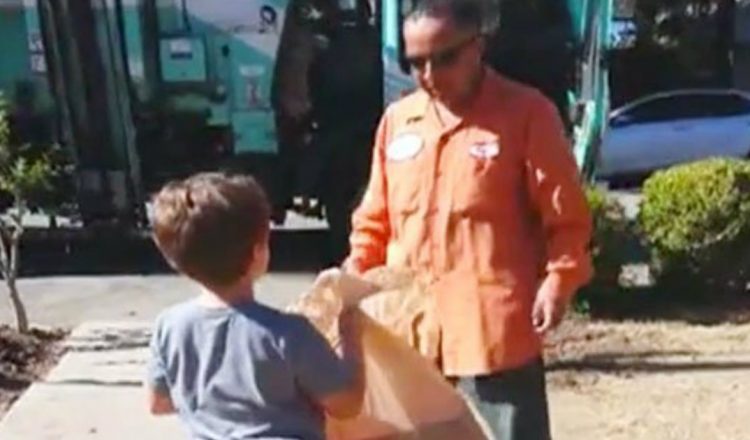 Garbageman Gives Special Gift to Boy Who Waits for Him Every Week_ everything inspirational