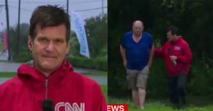 Reporters Stop Their Live Broadcast To Rescue Man In Flooded Truck_ everything inspirational