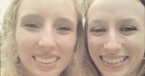 Strangers Unexpectedly Found Their Twin And Couldn't Believe Their Eyes_ everything inspirational